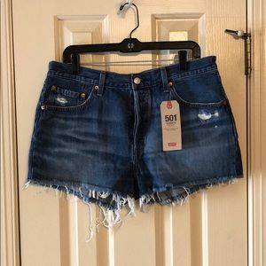 NWT Levi’s 501 Mid-Rise Jean Shorts Size 32